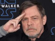 Mark Hamill entschuldigt sich sarkastisch für sein Trump-Grab-Bild